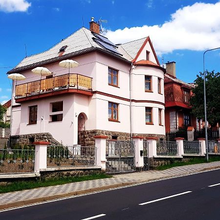 Vila Nejdek - Erzgebirge Aparthotel Esterno foto